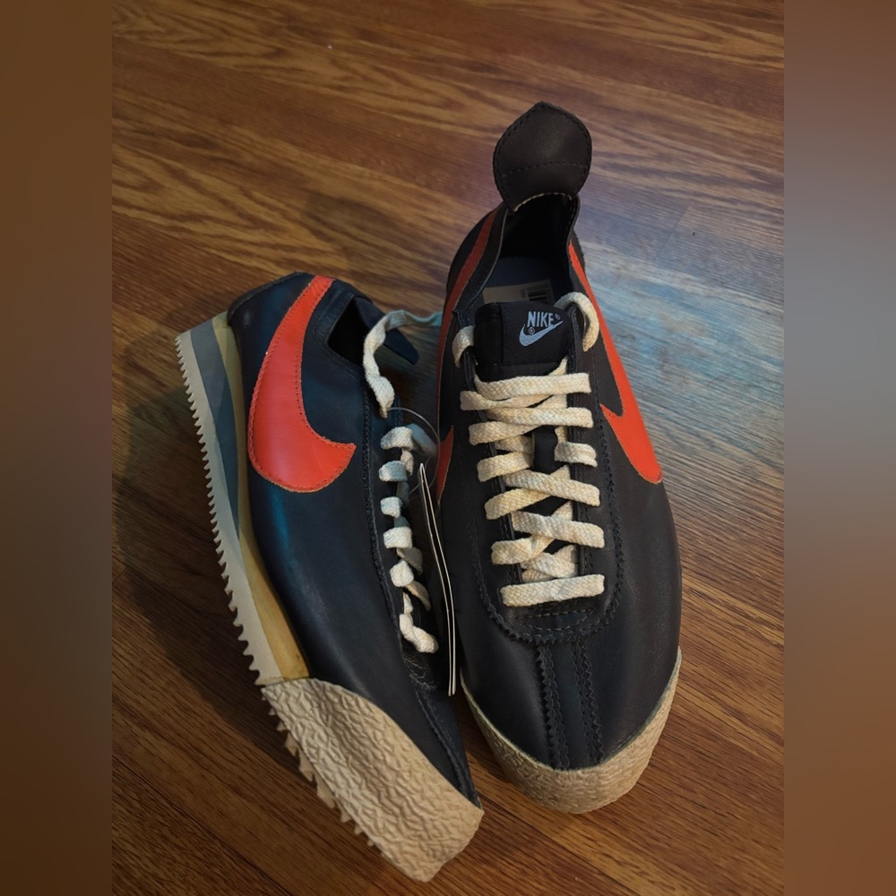 Nike Cortez Retro Sneakers – Navy/Orange – Men’s Size 9 – NEW with Tags Vintage